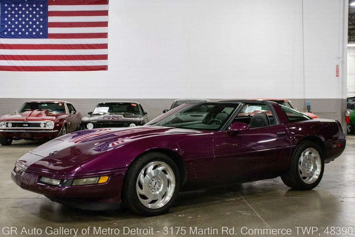 Chevrolet-Corvette-1995-Hatchback-Black
