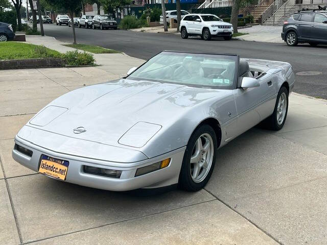 Chevrolet-Corvette-1996-Silver-Gray
