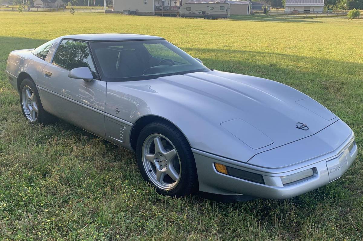 Chevrolet-Corvette-1996-silver