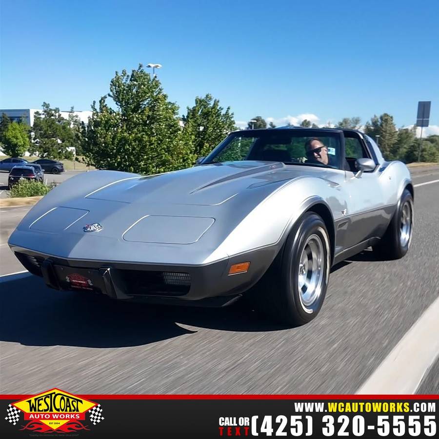 Chevrolet-Corvette-base-gas-1978-silver