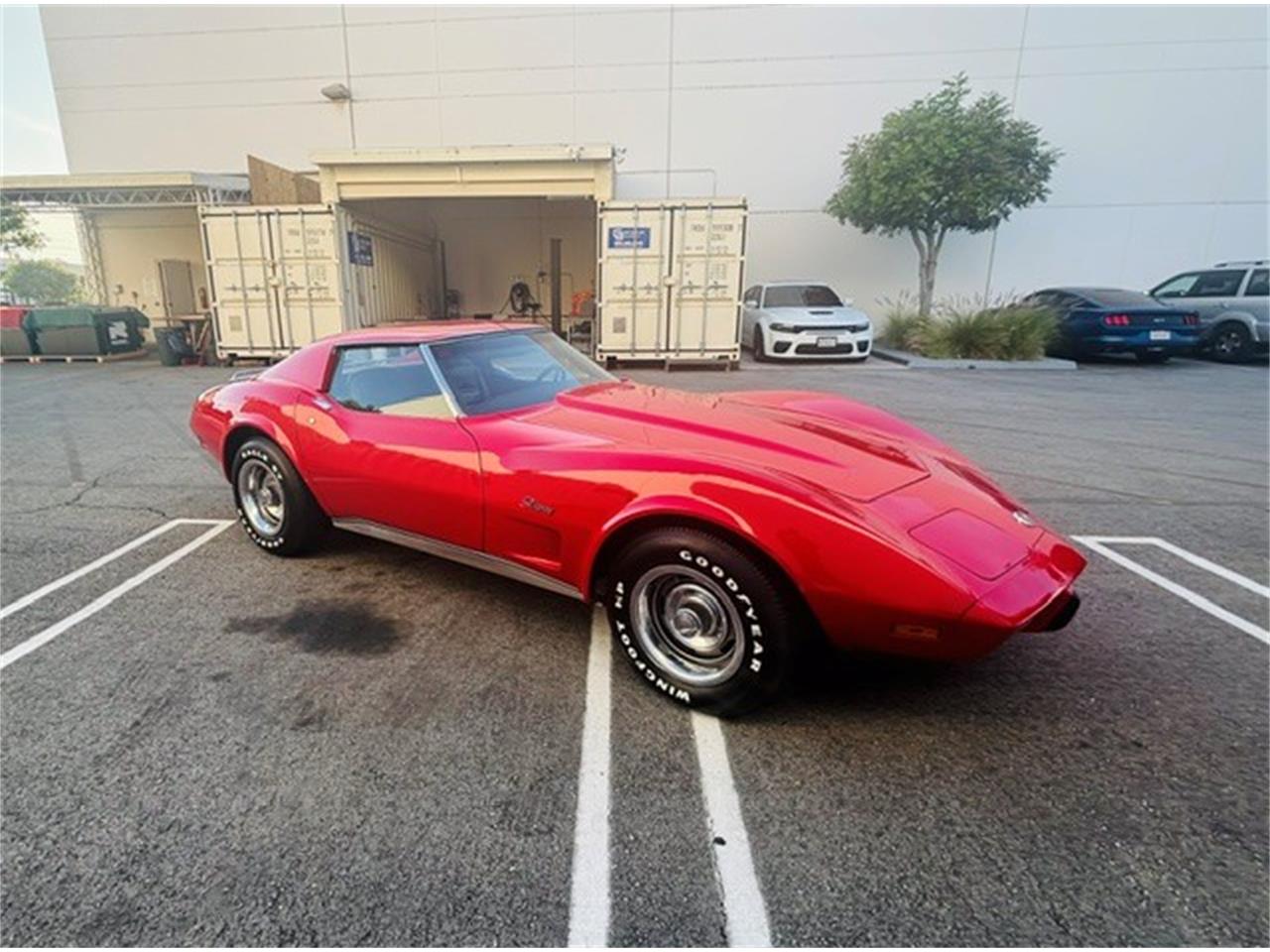 Chevrolet-Corvette-c3-collectors-edition-1976-Red-Black