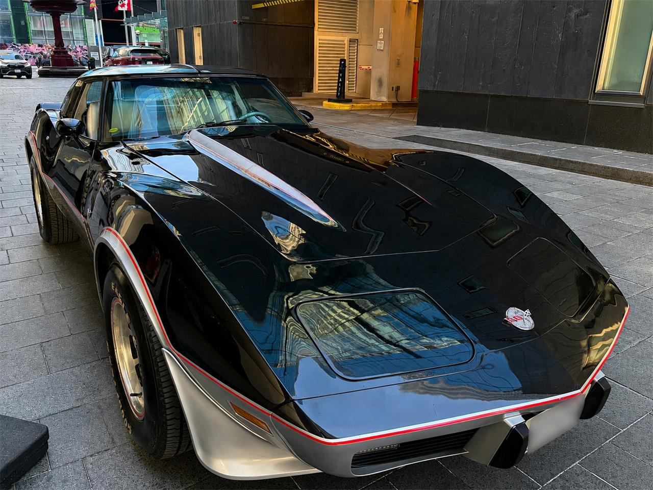 Chevrolet-Corvette-indy-500-pace-car-1978-Black-and-Silver-Siver