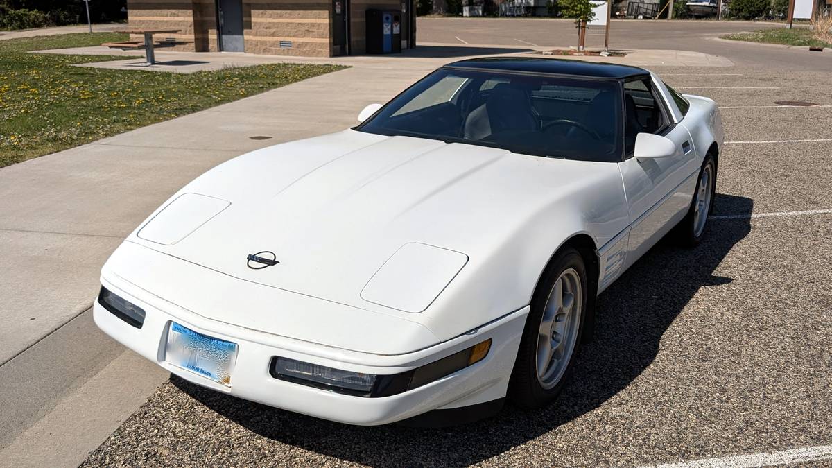 Chevrolet-Corvette-targa-top-1994-white