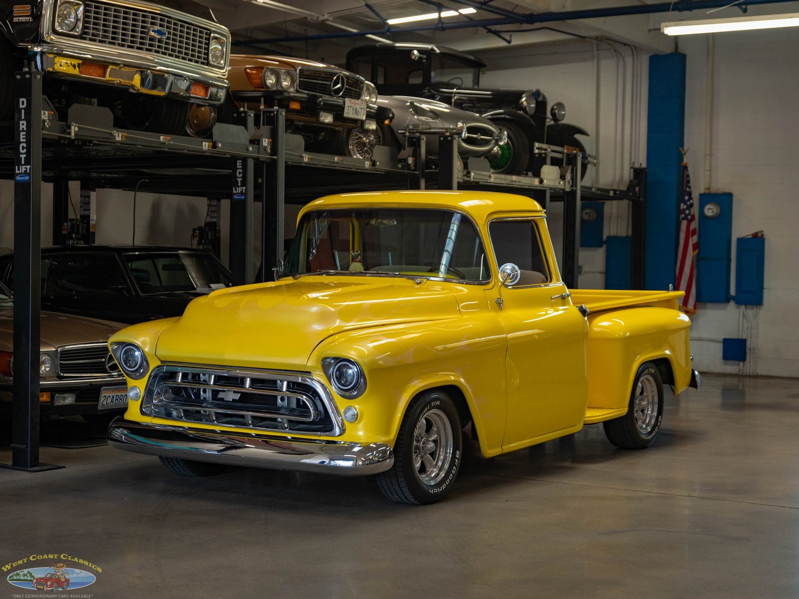 Chevrolet-Custom-Pick-Up-1957-Pick-Up-Truck-BeigeTan