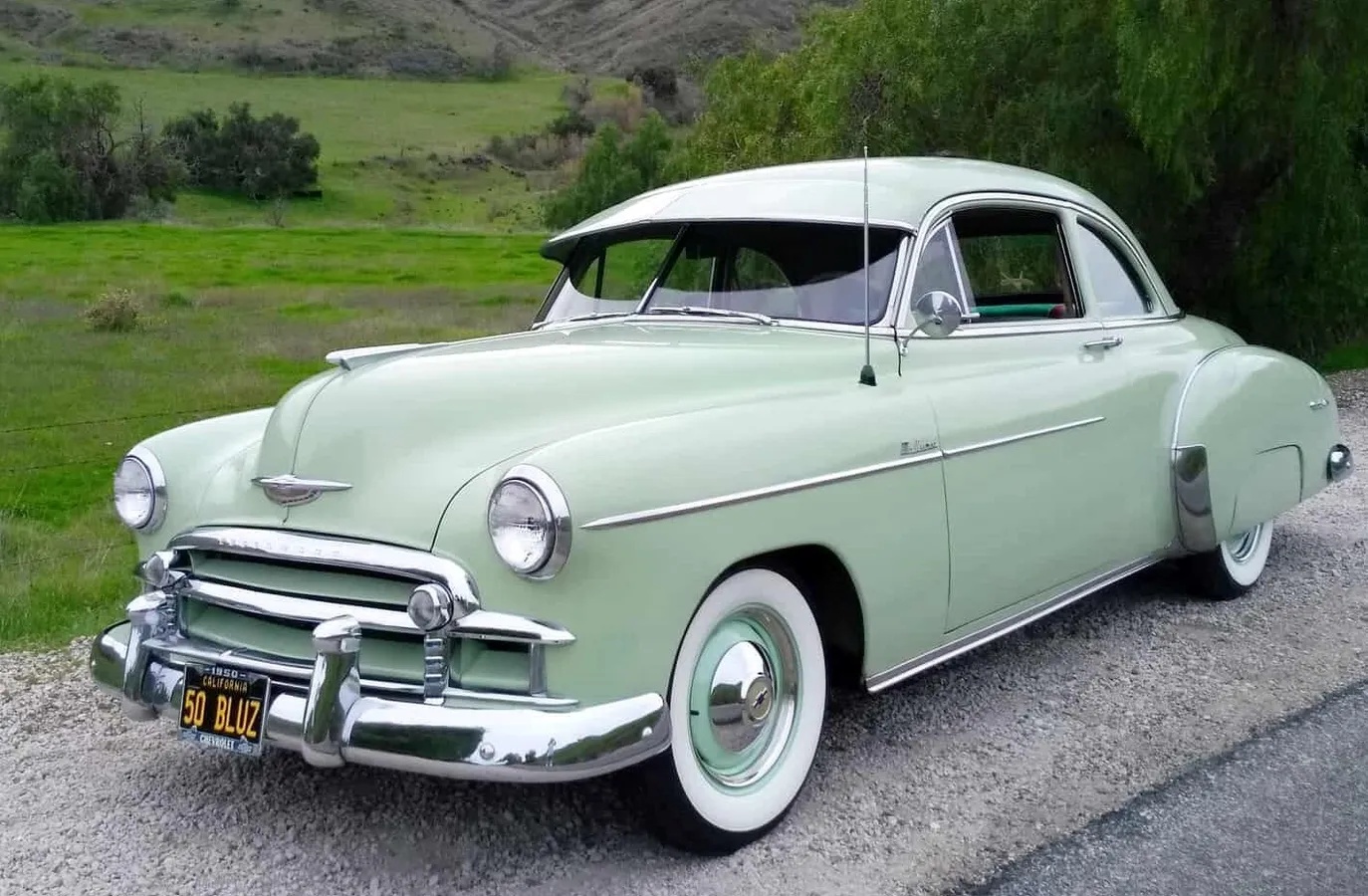 Chevrolet-Deluxe-1950-Mint-Green-Light-Blue