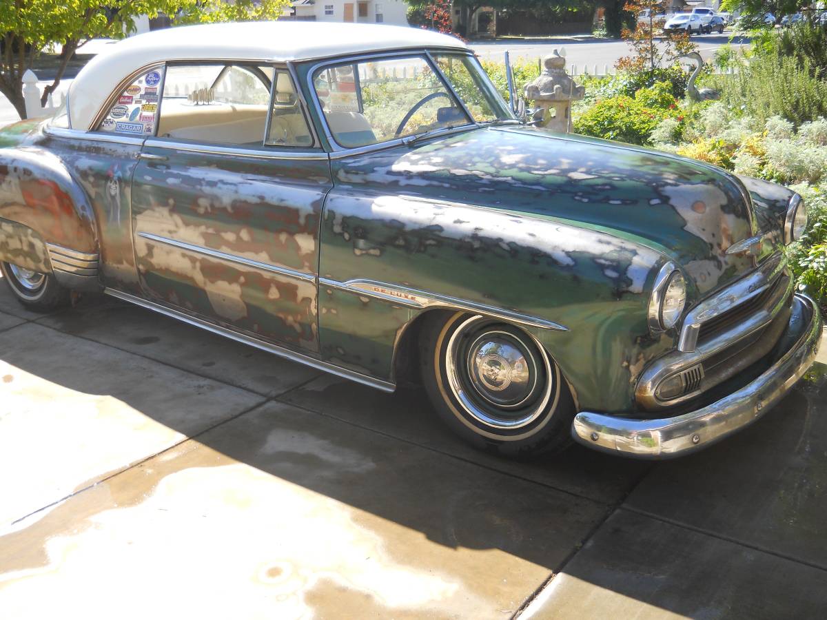 Chevrolet-Deluxe-2-door-hardtop-1951