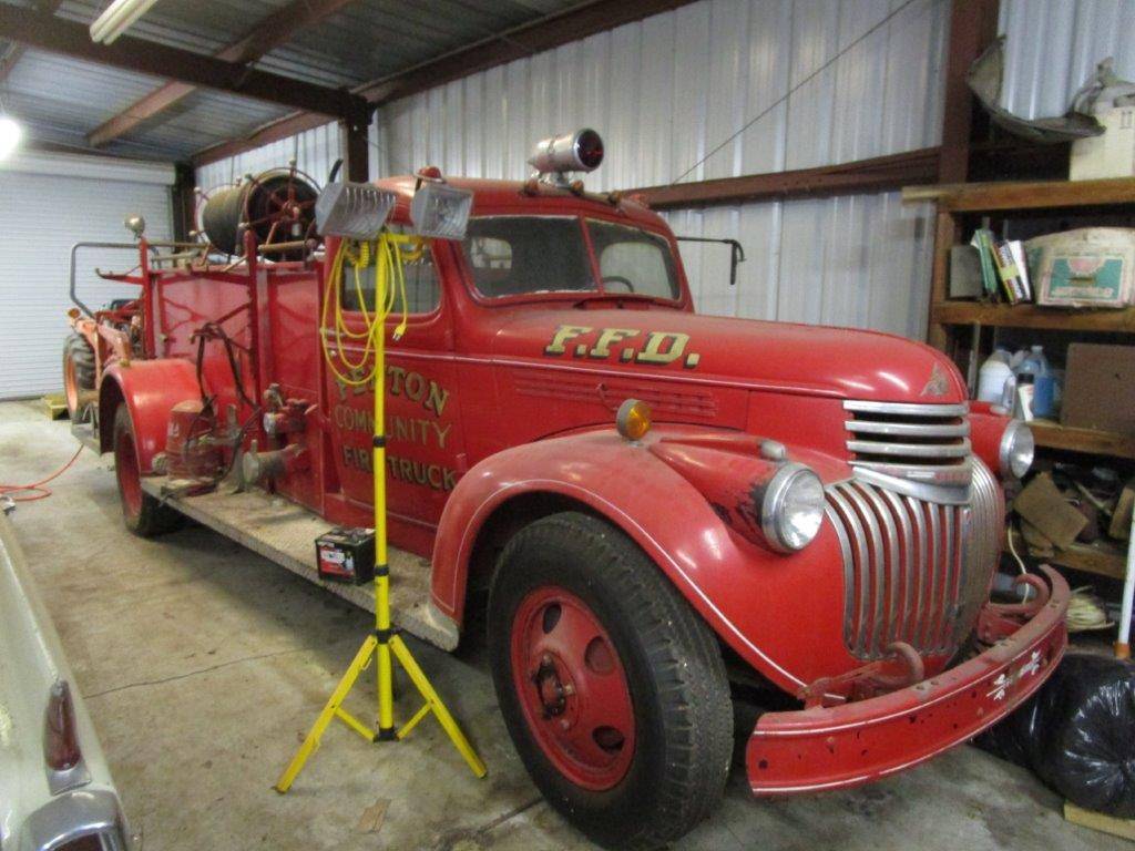 Chevrolet-Fire-truck-1946-Red
