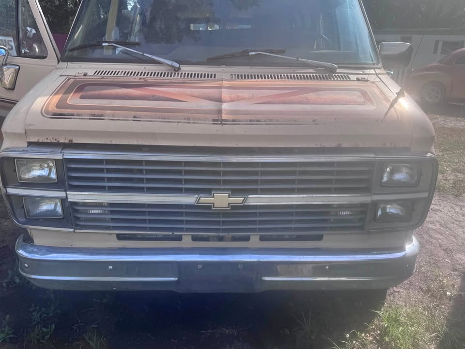 Chevrolet-G-10-1982