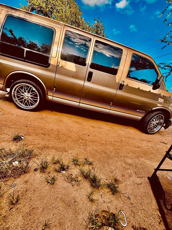 Chevrolet-G-10-1996
