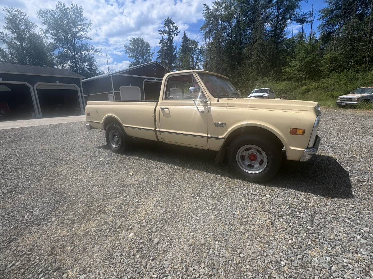 Chevrolet-G-20-1970-Yellow