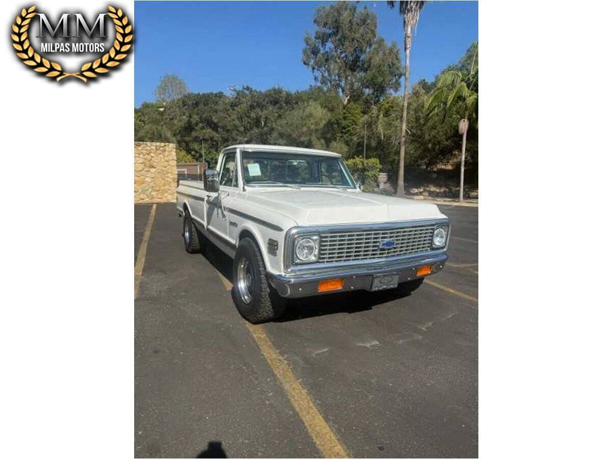 Chevrolet-G-20-1971-White-Black
