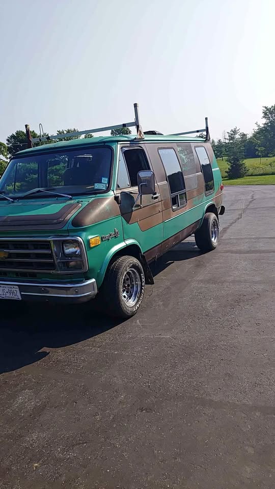 Chevrolet-G-20-1979