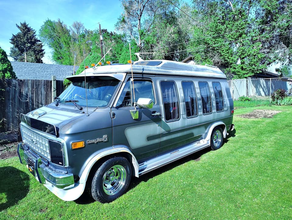 Chevrolet-G-20-1981
