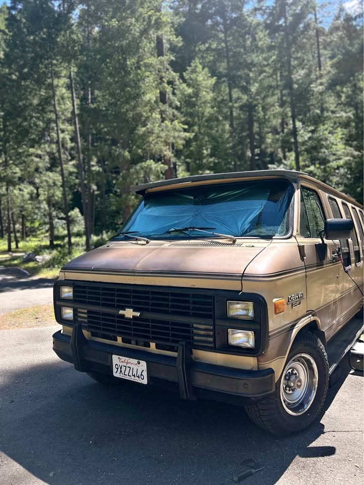 Chevrolet-G-20-1983