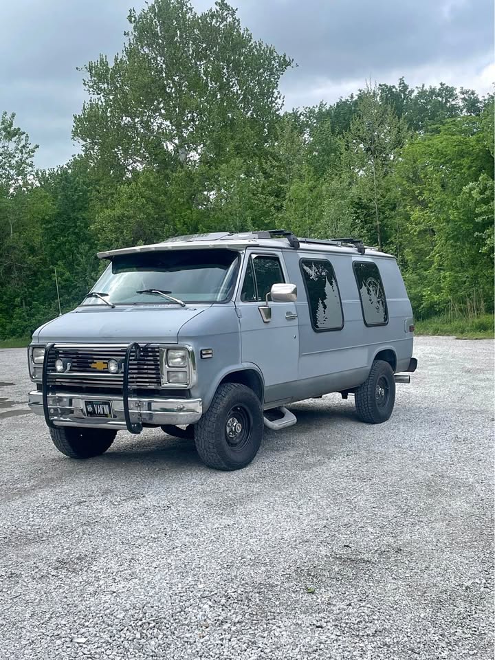 Chevrolet-G-20-1984