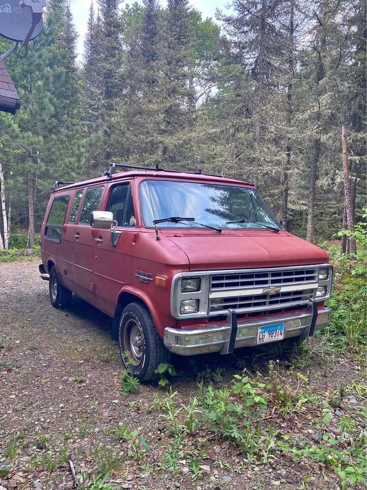Chevrolet-G-20-1985