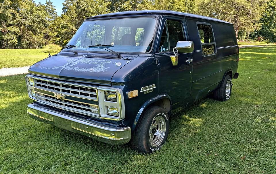 Chevrolet-G-20-1985