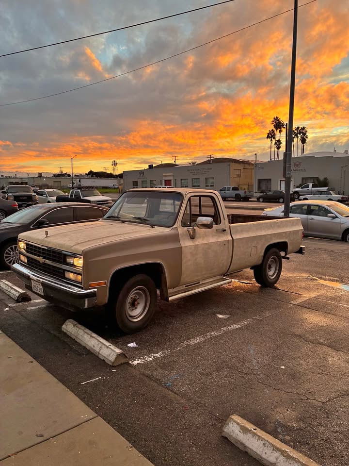 Chevrolet-G-20-1985