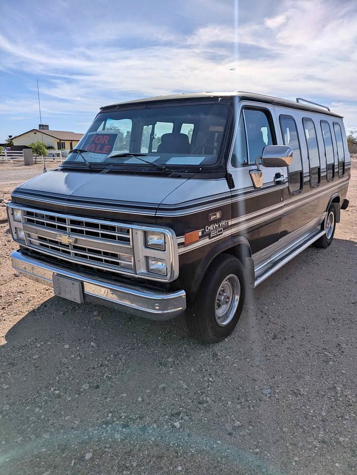 Chevrolet-G-20-1989