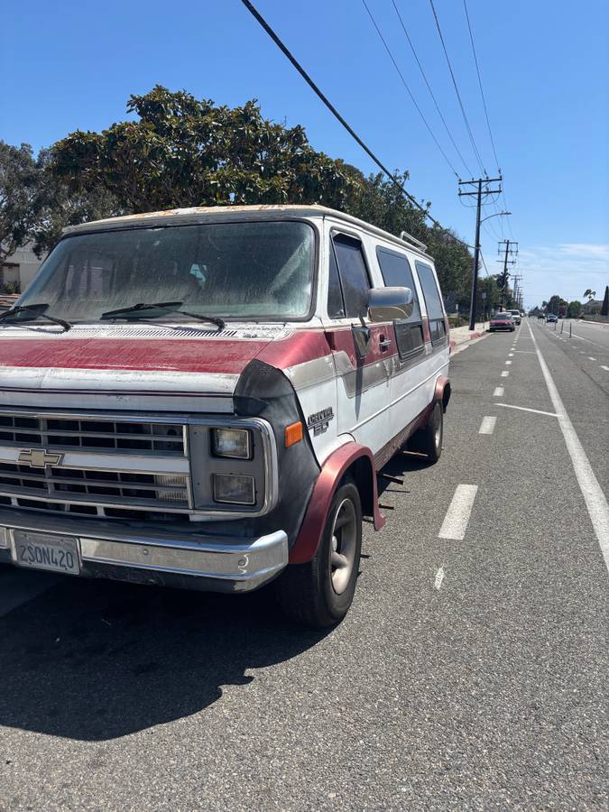 Chevrolet-G-20-1989-White