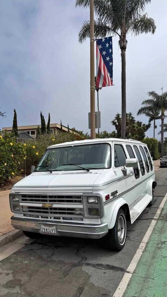 Chevrolet-G-20-1991