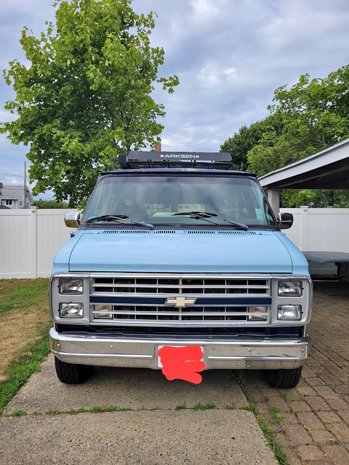 Chevrolet-G-20-beauville-camper-van-1991