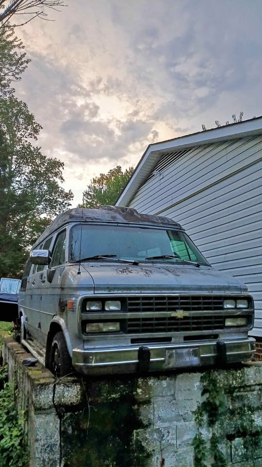 Chevrolet-G-20-stealth-1993