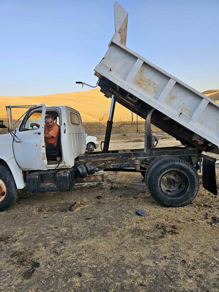 Chevrolet-G-30-1975