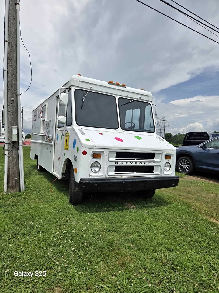 Chevrolet-G-30-1979