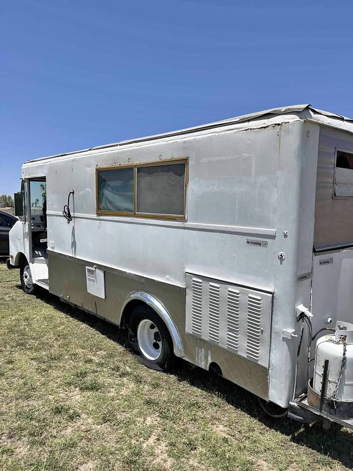 Chevrolet-G-30-1979