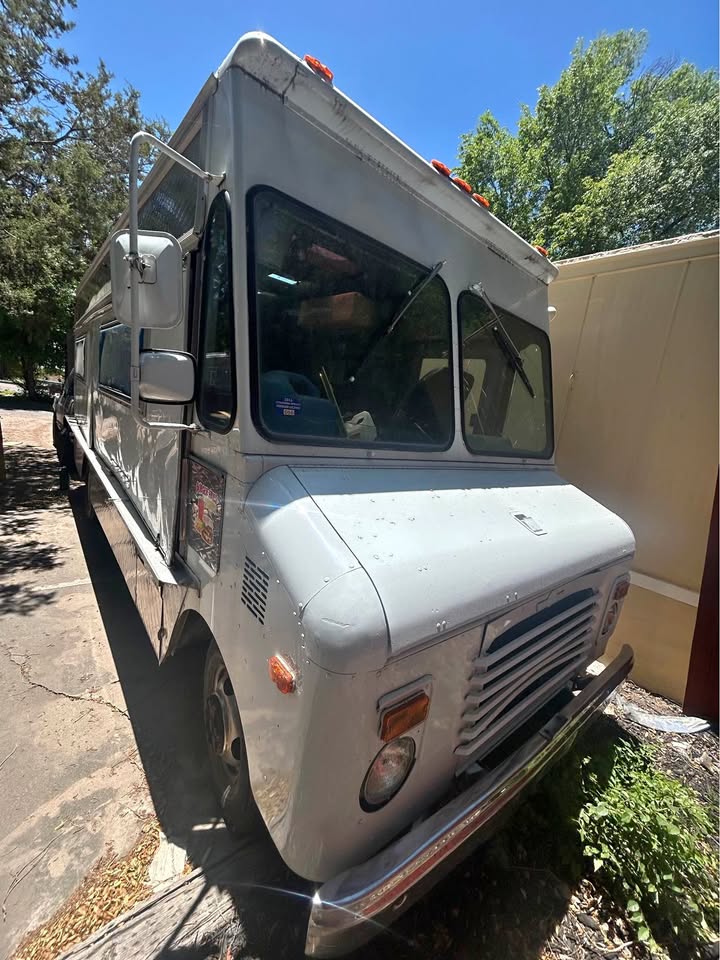 Chevrolet-G-30-1986