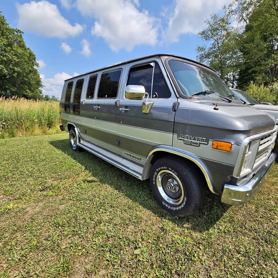 Chevrolet-G-30-1986