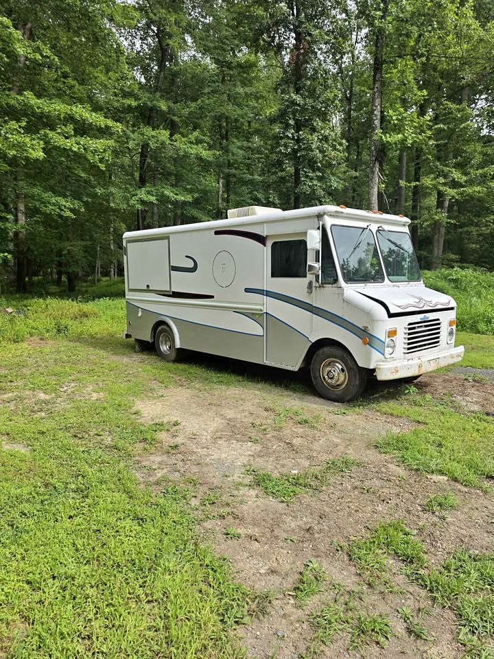 Chevrolet-G-30-1989