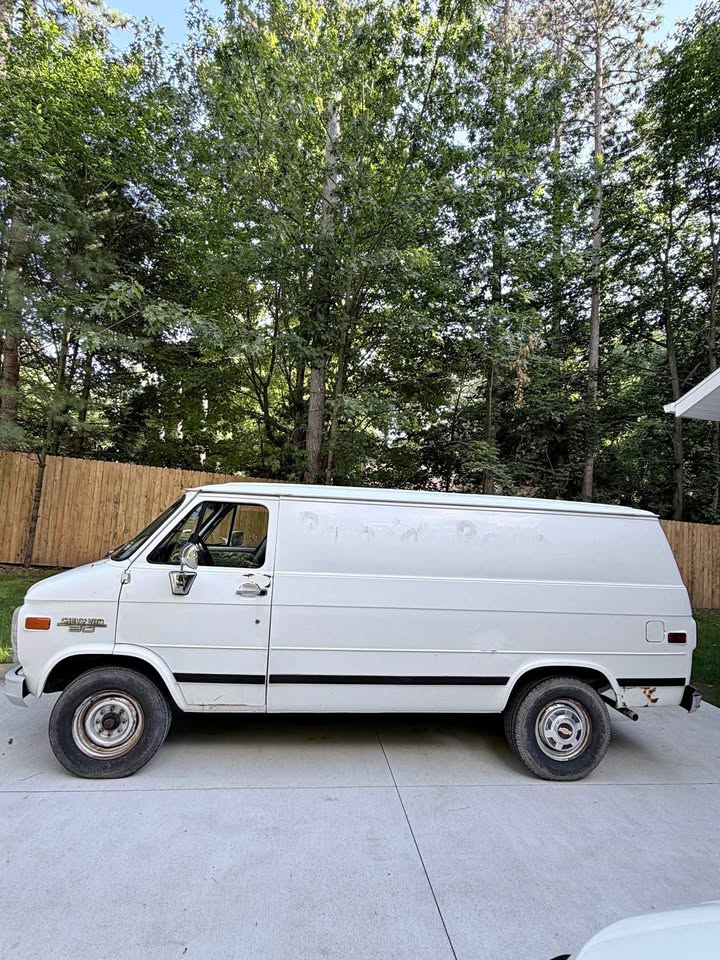 Chevrolet-G-30-1994