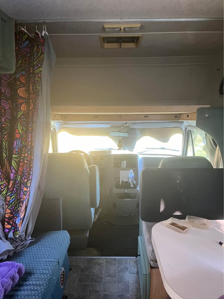 Chevrolet-G-30-camper-1995