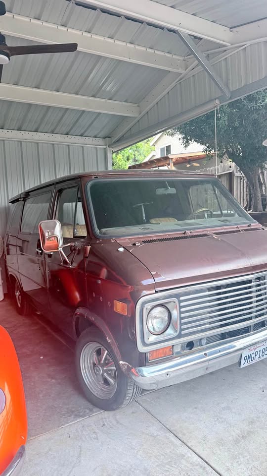 Chevrolet-G-series-g10-1977