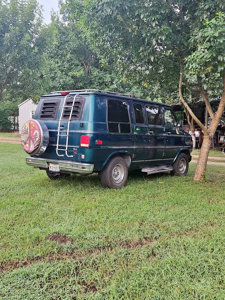 Chevrolet-G-series-g10-1995