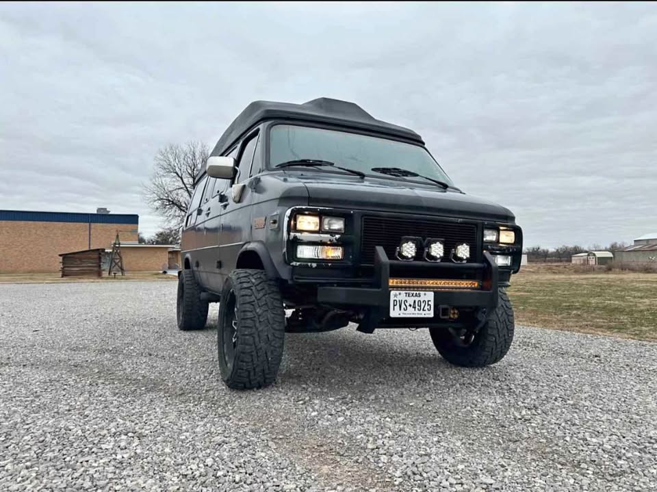Chevrolet-G-series-g20-1992