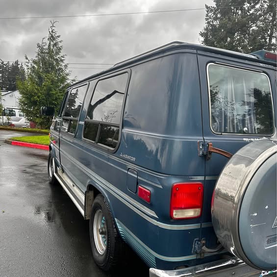 Chevrolet-G-series-g20-1992