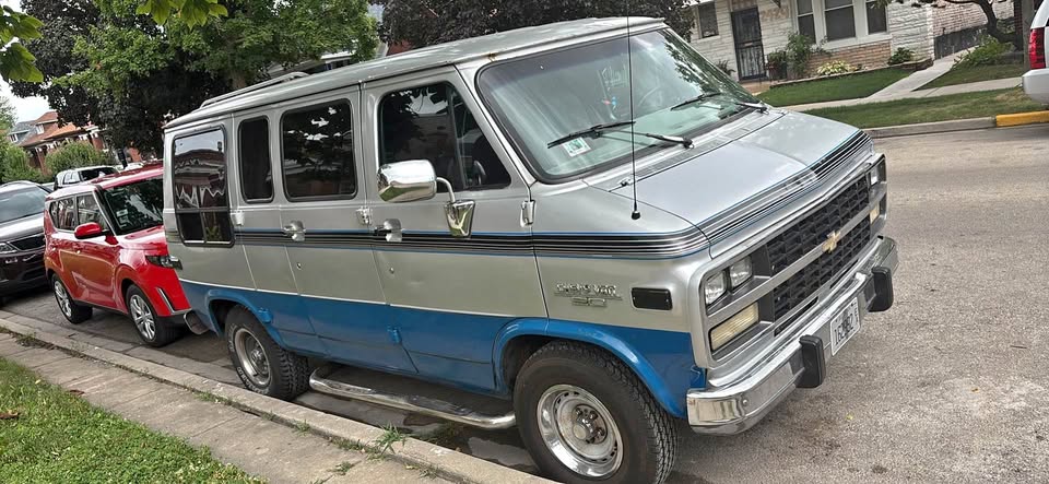 Chevrolet-G-series-g20-1993