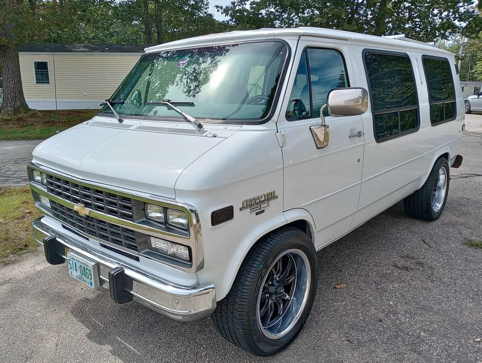 Chevrolet-G-series-g20-1993