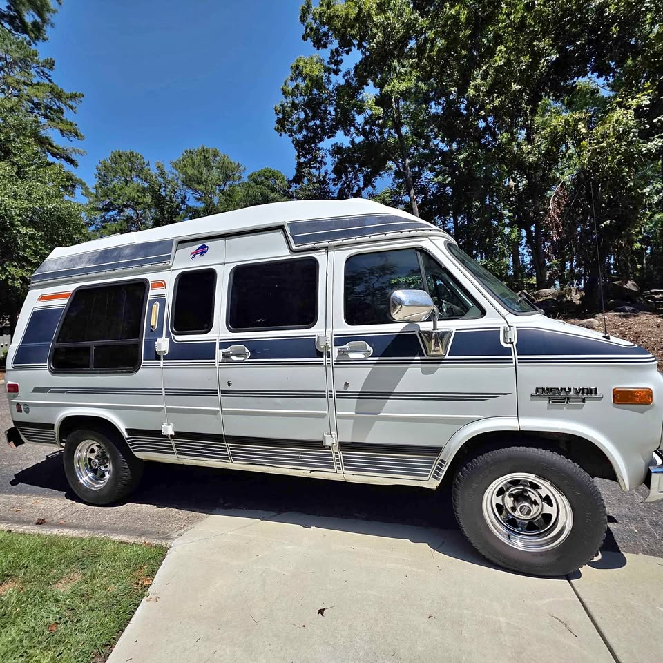 Chevrolet-G-series-g20-1993
