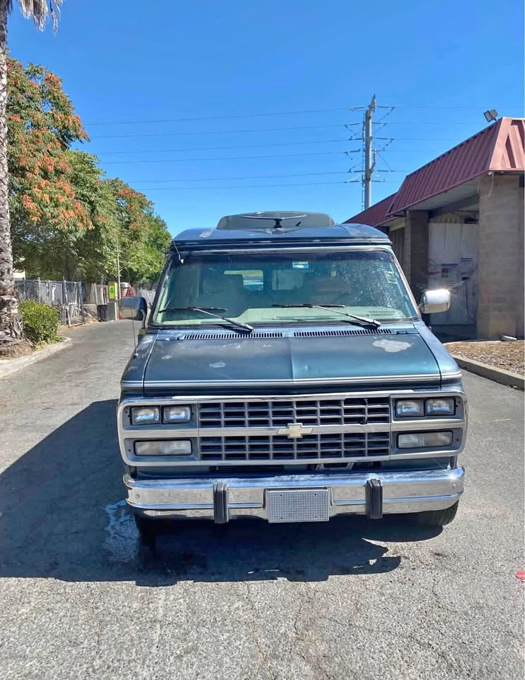 Chevrolet-G-series-g20-1995