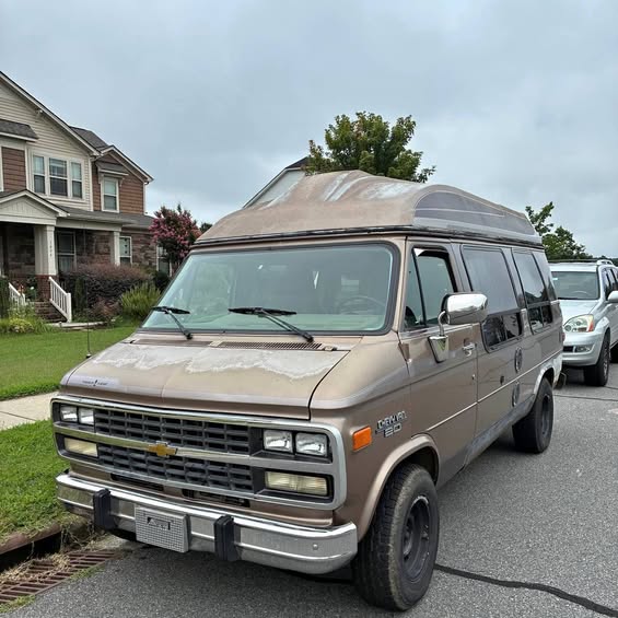 Chevrolet-G-series-g20-1995