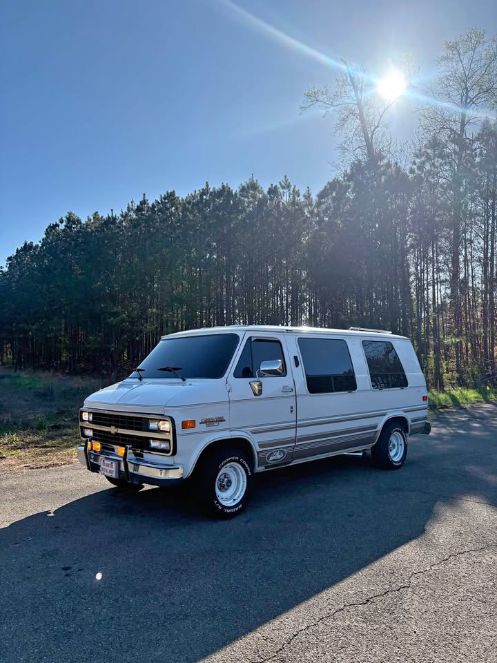 Chevrolet-G-series-g20-1995