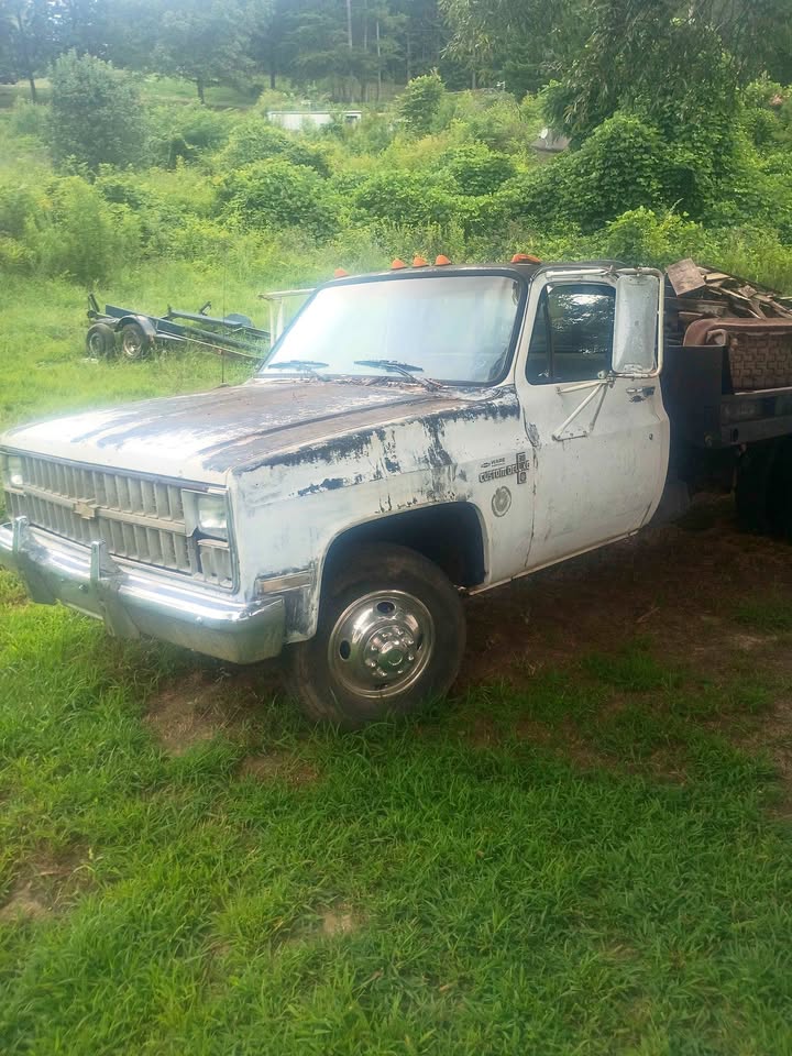 Chevrolet-G-series-g30-1988