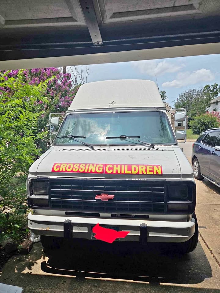 Chevrolet-G-series-g30-1994