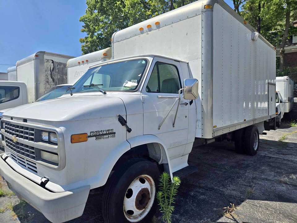 Chevrolet-G-series-g30-1995