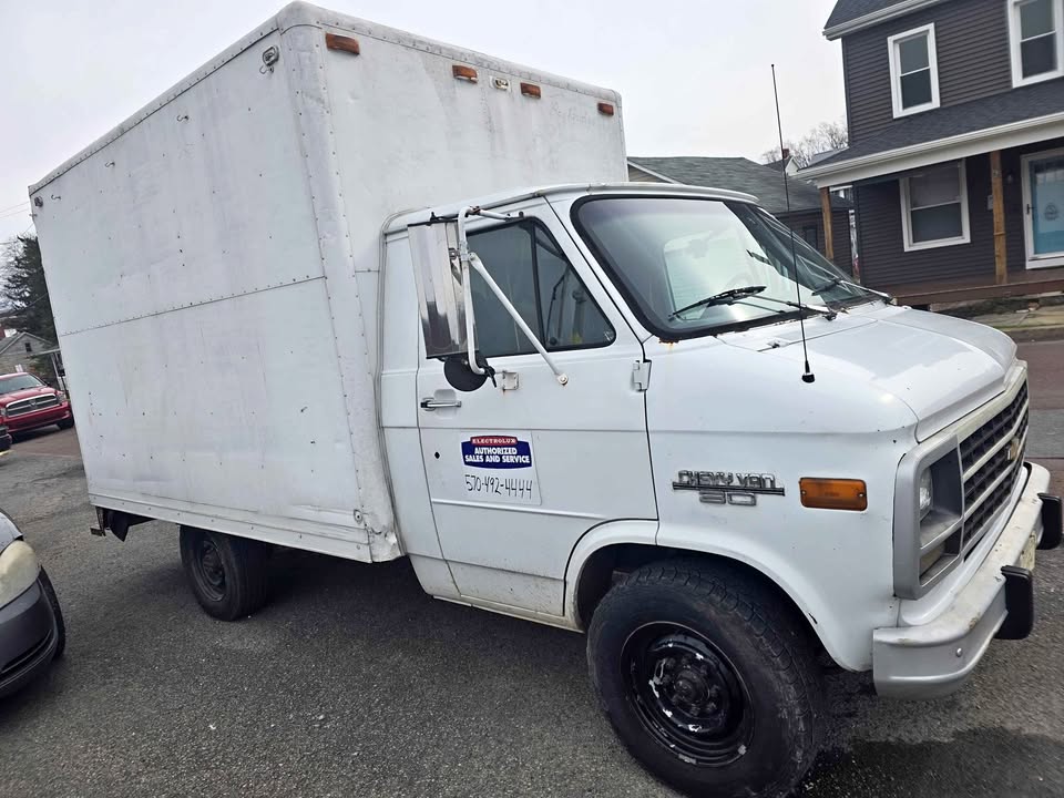 Chevrolet-G-series-g30-1995