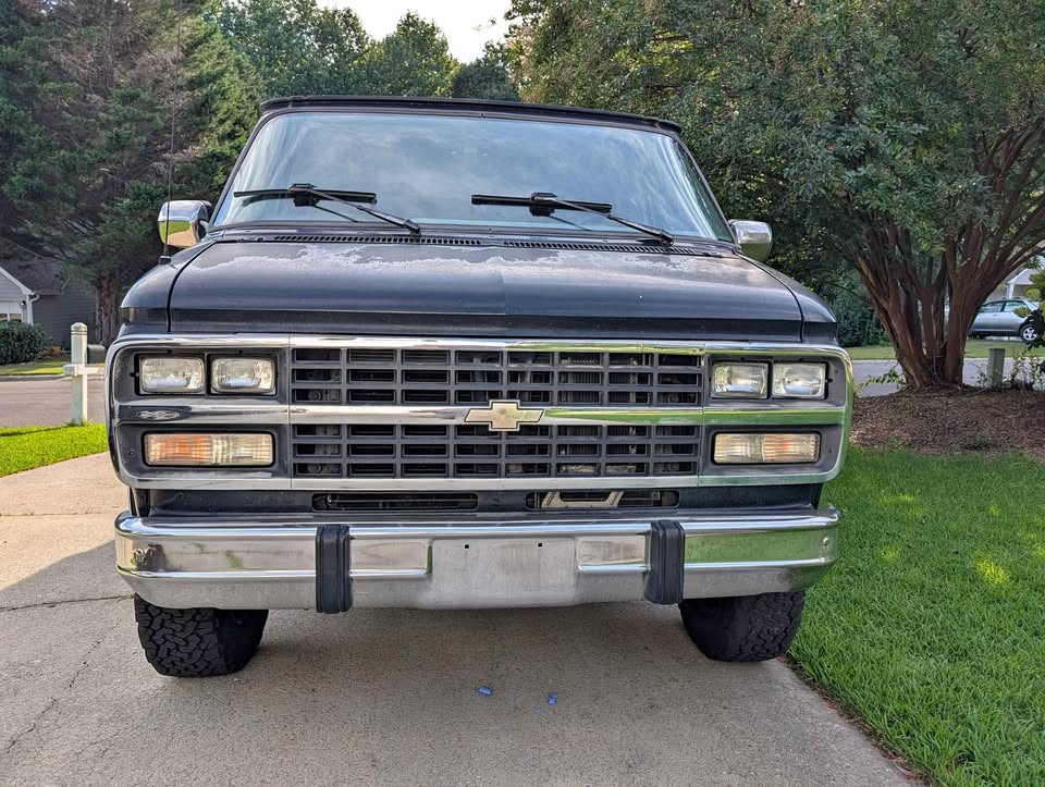 Chevrolet-G-series-g30-1996